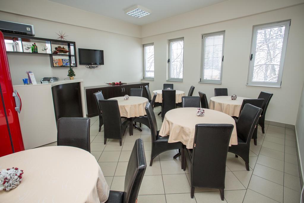 Sin-Kom Hotel Garni ปิโรต์ ภายนอก รูปภาพ