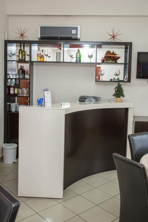 Sin-Kom Hotel Garni ปิโรต์ ภายนอก รูปภาพ