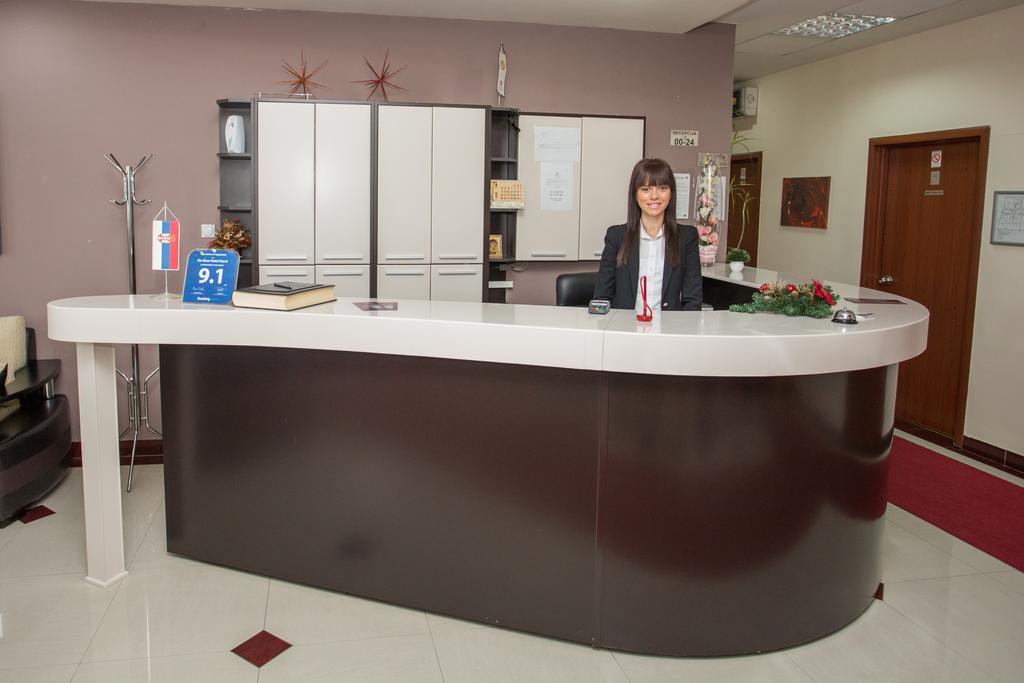 Sin-Kom Hotel Garni ปิโรต์ ภายนอก รูปภาพ
